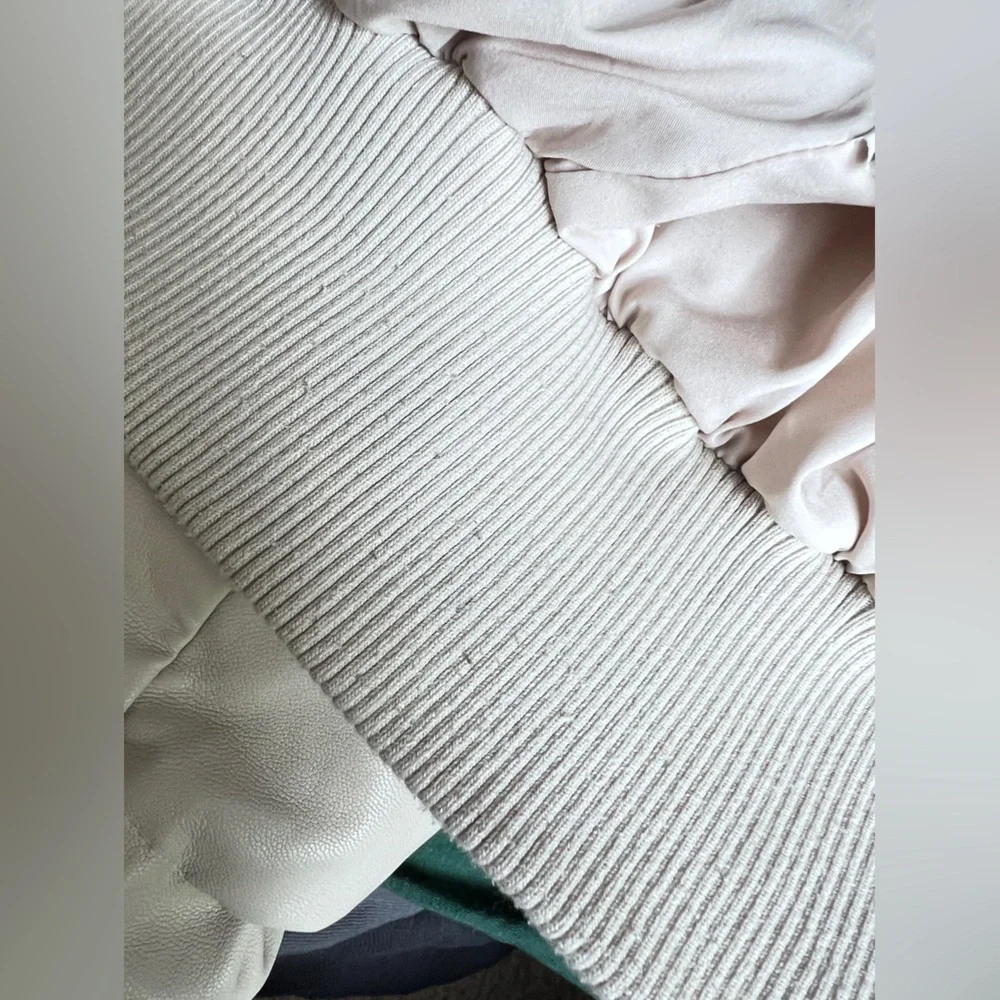 Saunders Collective Faux Leather Cream Puffer Jacket size medium - Picture 13 of 16